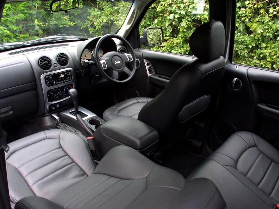  Jeep Cherokee 2002 года  (UK) (фото 8 из 8)